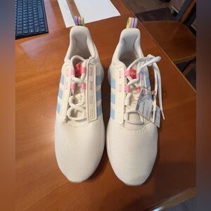 Adidas women’s size 8 race TR 21 cream with pastel colors, new with tags